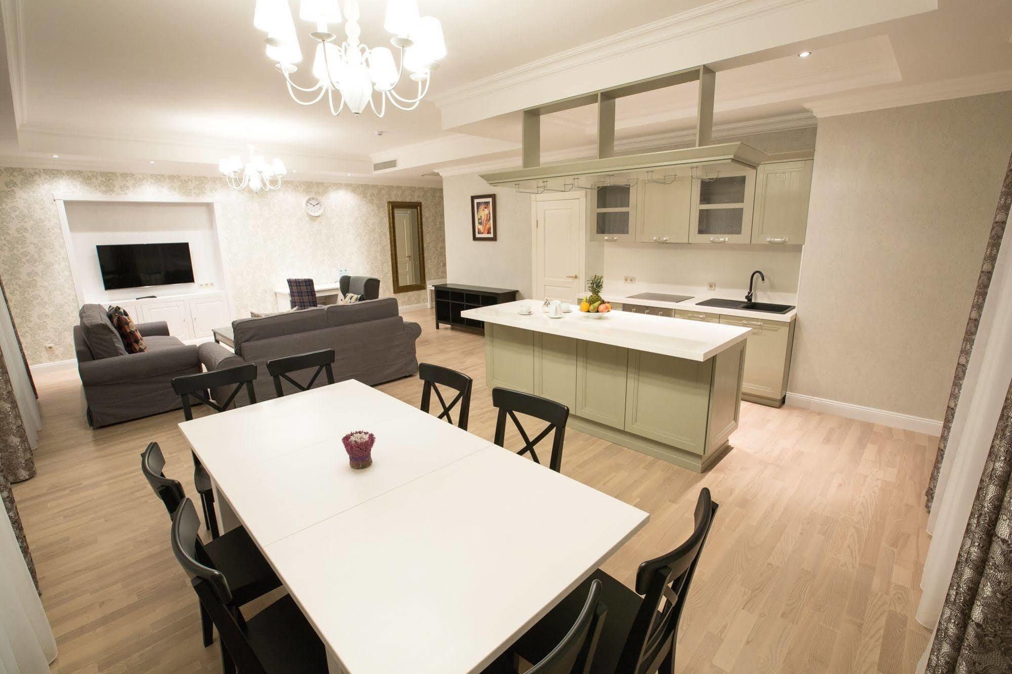 Monaco 4*